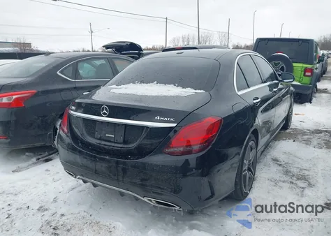 2019 Mercedes-Benz C 300 4Matic z USA, uszkodzony, nr VIN WDDWF8EB9KR514967